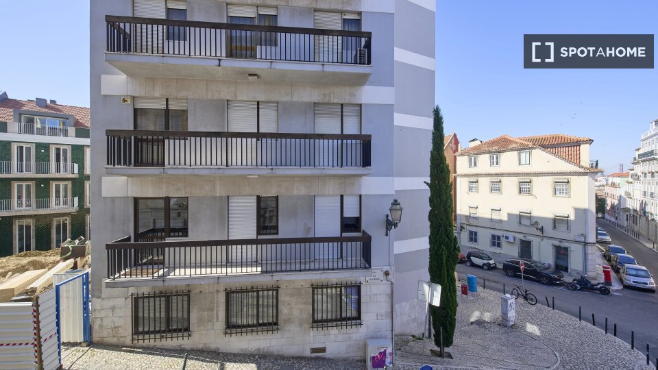Double room Lisbon, 4 beds — photo 14