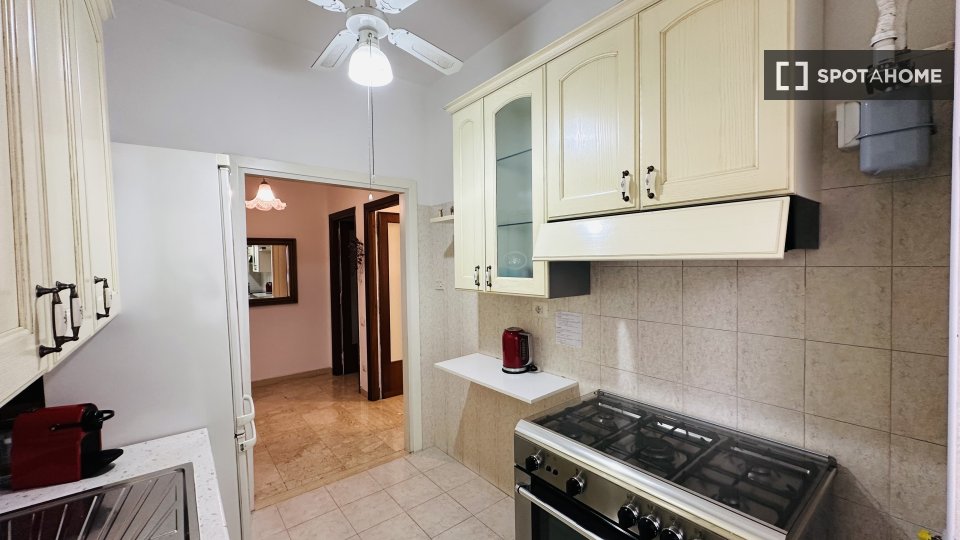 Apartment Rome, 2 beds — photo 17