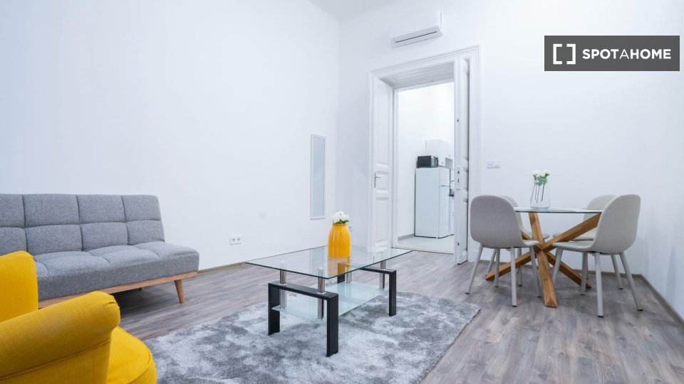 Apartment Budapest, 2 beds, 65m² — photo 11
