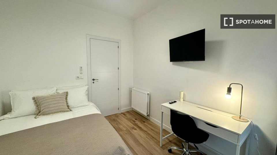 Double room Madrid, 7 beds — photo 13