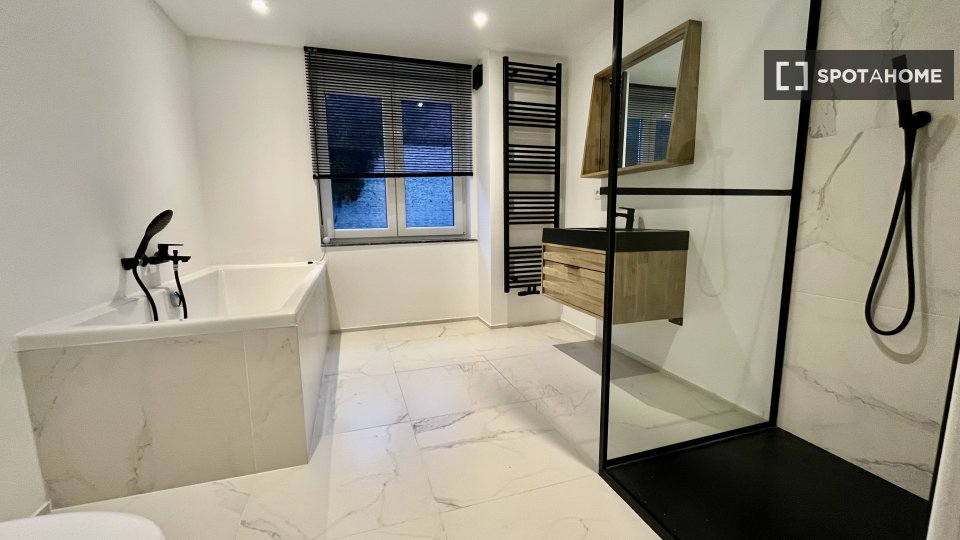 Double room Brussels, 8 beds — photo 2