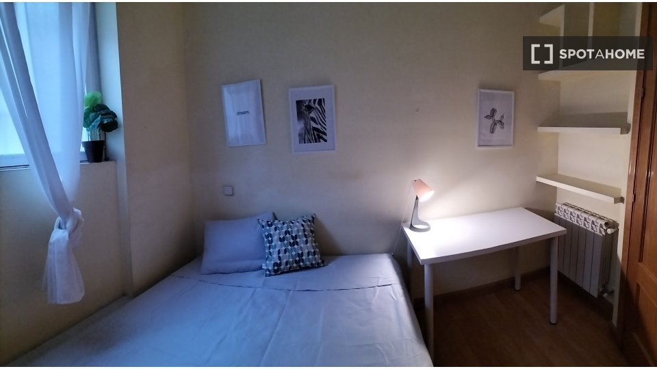 Double room Madrid, 7 beds, 90m² — photo 19