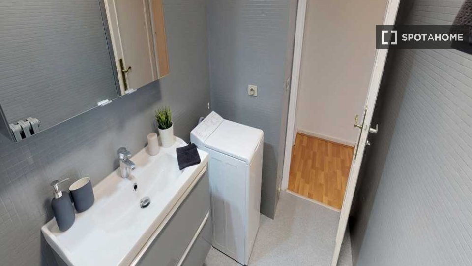 Double room Lille, 5 beds, 110m² — photo 11