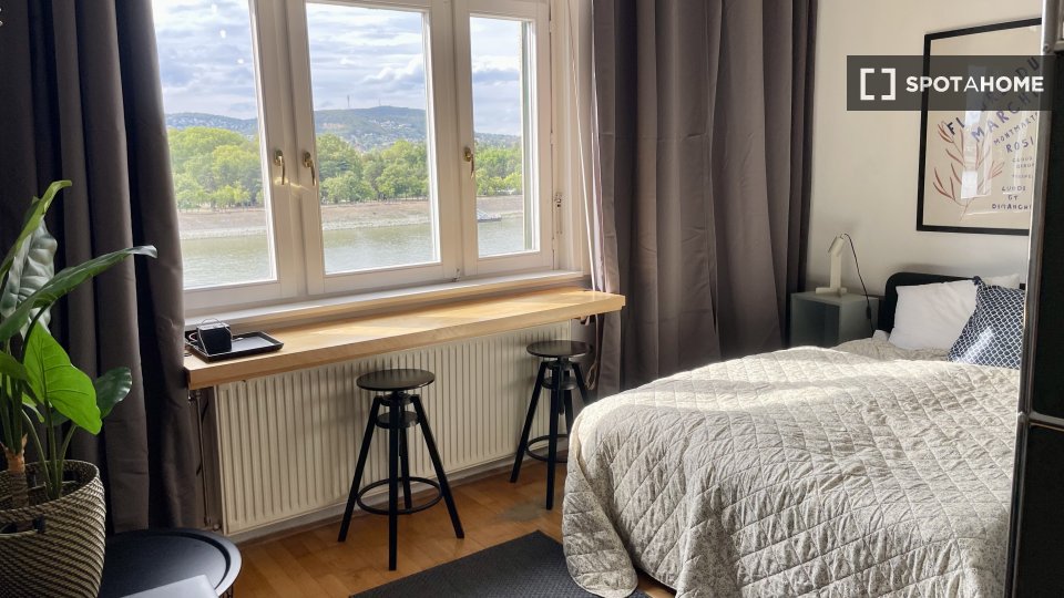 Apartment Budapest, 2 beds, 65m² — photo 20