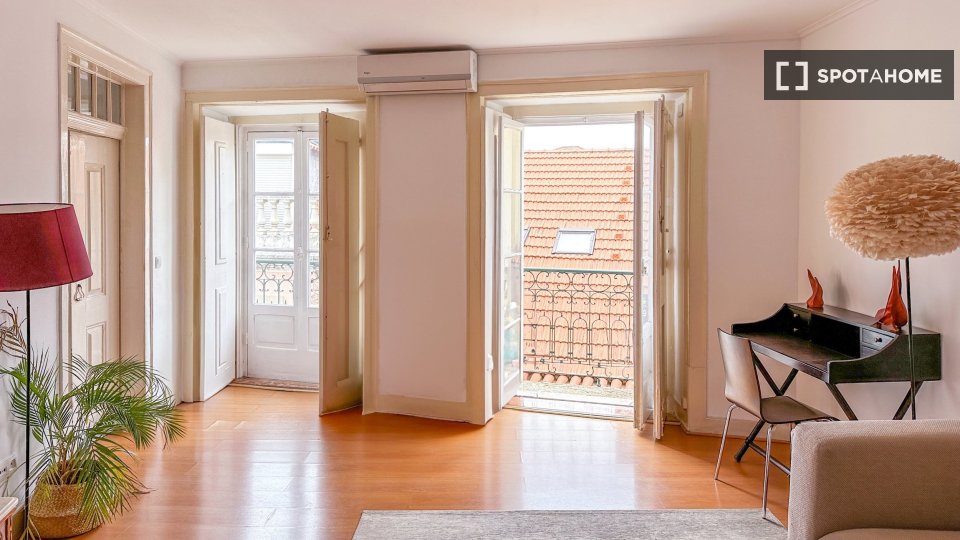 Apartment Lisbon, 2 beds, 100m² — photo 7