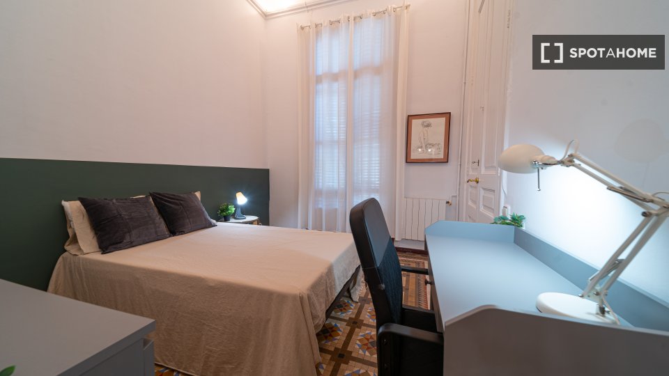Double room Barcelona, 8 beds, 190m² — photo 4