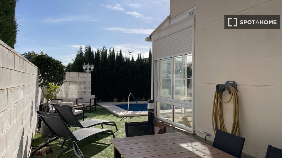 Apartment Valencia, 2 beds, 280m² — photo 2