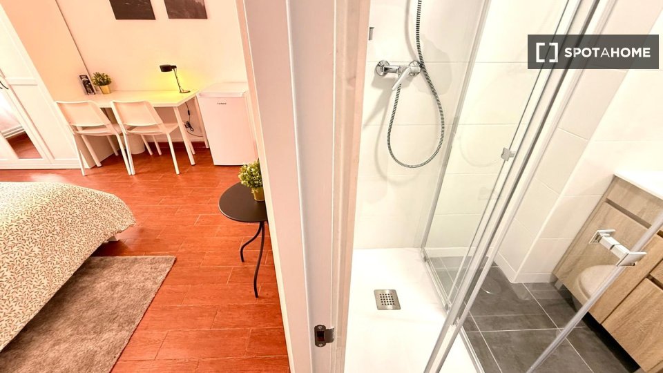 Double room Madrid, 4 beds — photo 15