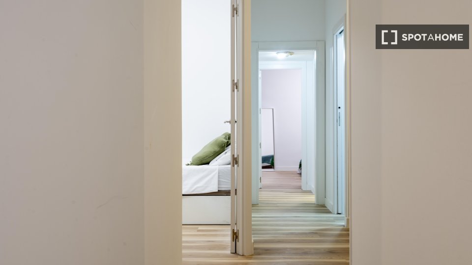 Double room Madrid, 5 beds — photo 13