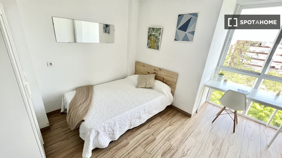 Habitación en piso compartido en alquiler, La Palmilla, Sevilla.