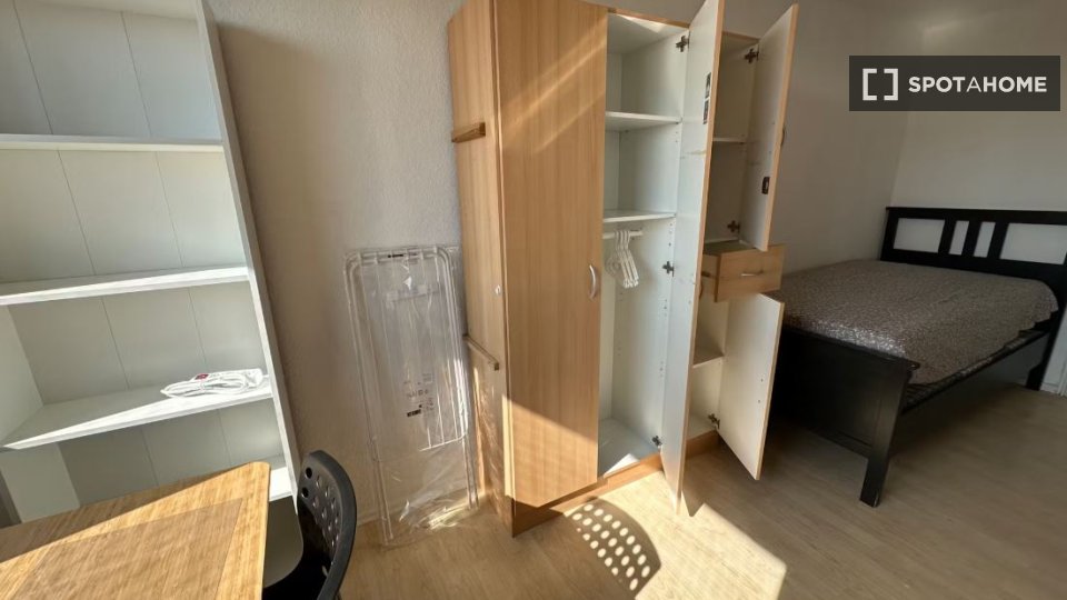Double room Cologne, 4 beds, 86m² — photo 8