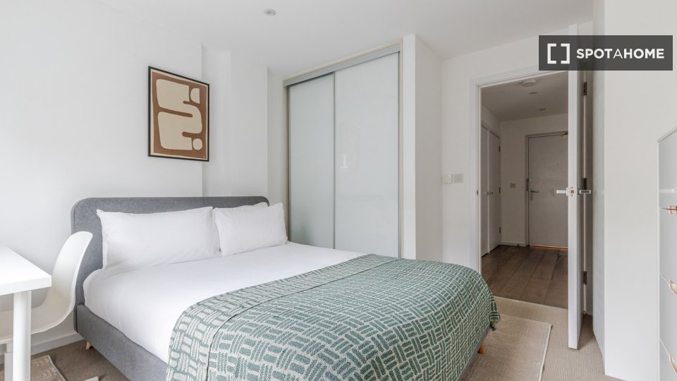 Apartment London, 2 beds — photo 18