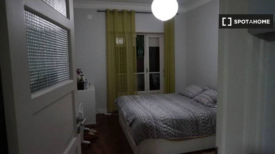 Double room Lisbon, 4 beds, 160m² — photo 18