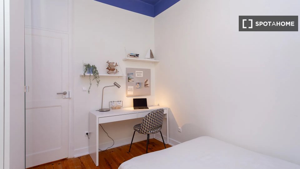 Double room Lisbon, 6 beds — photo 11
