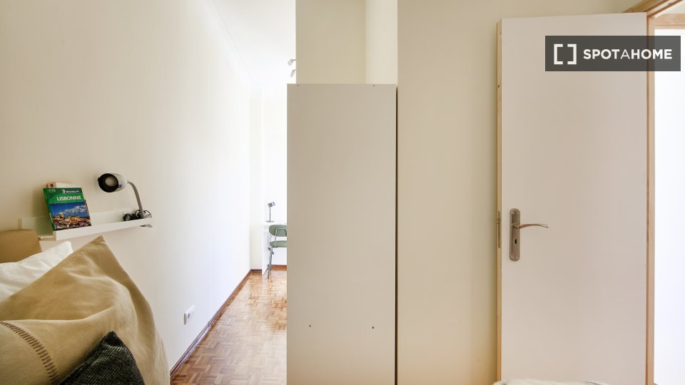Double room Lisbon, 10 beds — photo 18
