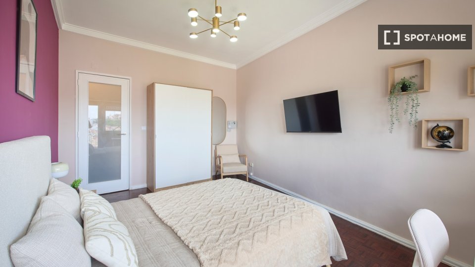 Double room Lisbon, 4 beds — photo 32