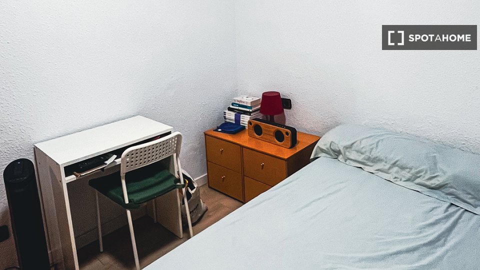 Double room Barcelona, 2 beds, 61m² — photo 10