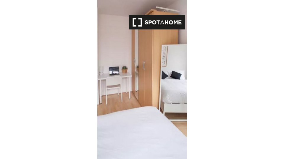 Double room London, 4 beds — photo 8