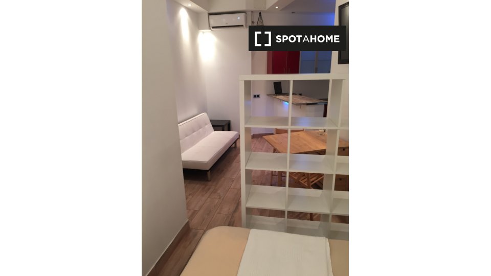 Double room Madrid, 1 bed — photo 15