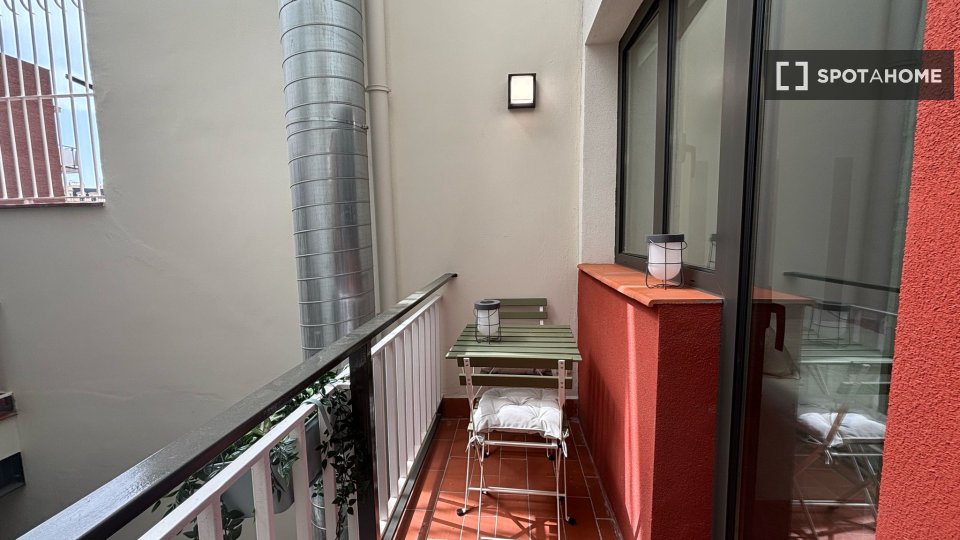 Double room Barcelona, 4 beds, 90m² — photo 7
