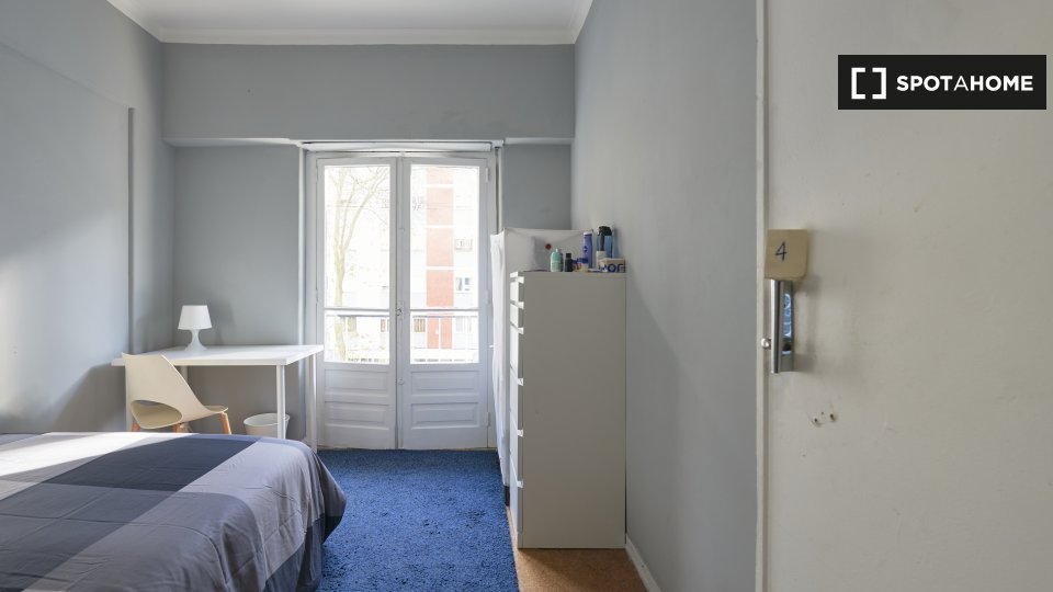 Double room Lisbon, 6 beds — photo 9