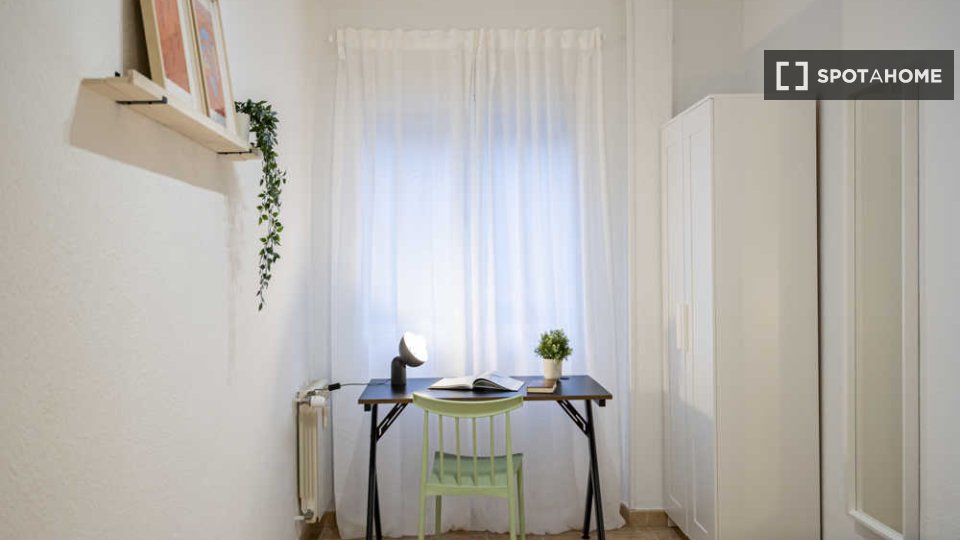 Double room Madrid, 25 beds — photo 48