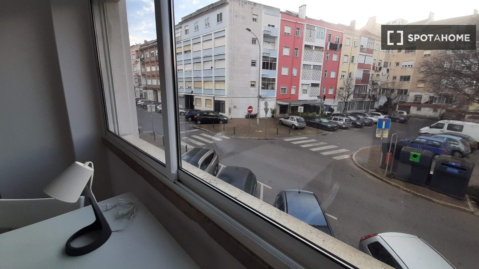 Double room Lisbon, 3 beds, 70m² — photo 16