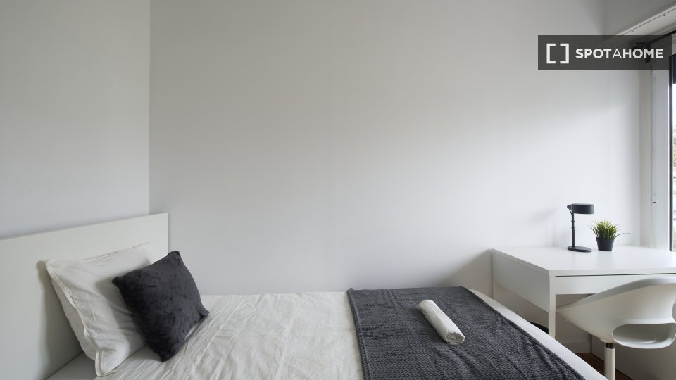 Double room Lisbon, 9 beds — photo 21