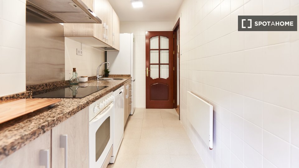 Double room Seville, 3 beds — photo 11
