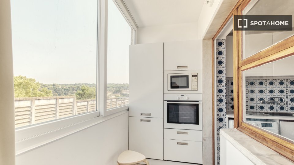 Double room Lisbon, 5 beds — photo 28