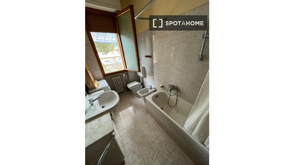 Double room Florence, 3 beds, 70m² — photo 2