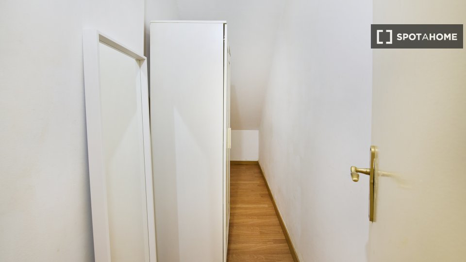 Double room Lisbon, 7 beds — photo 8