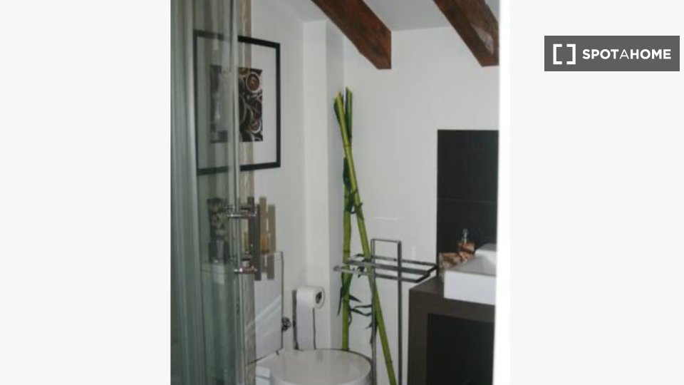 Apartment mono Lisbon, 70m² — photo 1