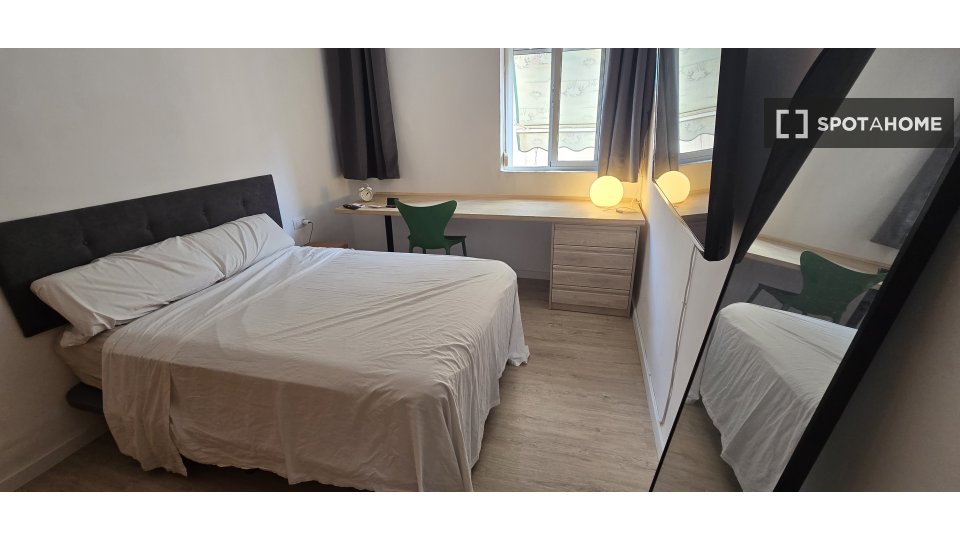 Double room Valencia, 4 beds, 65m² — photo 5