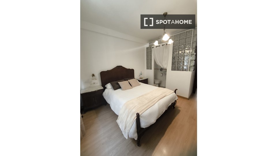 Habitación en piso compartido en alquiler en Feria, Sevilla