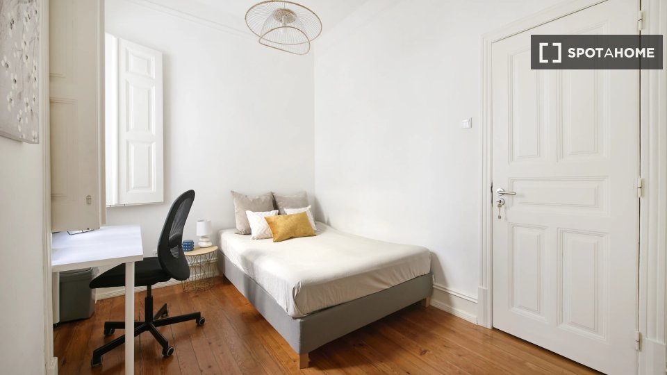 Double room Lisbon, 7 beds — photo 12