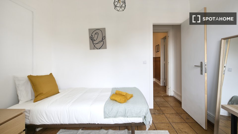 Double room Lisbon, 9 beds — photo 16