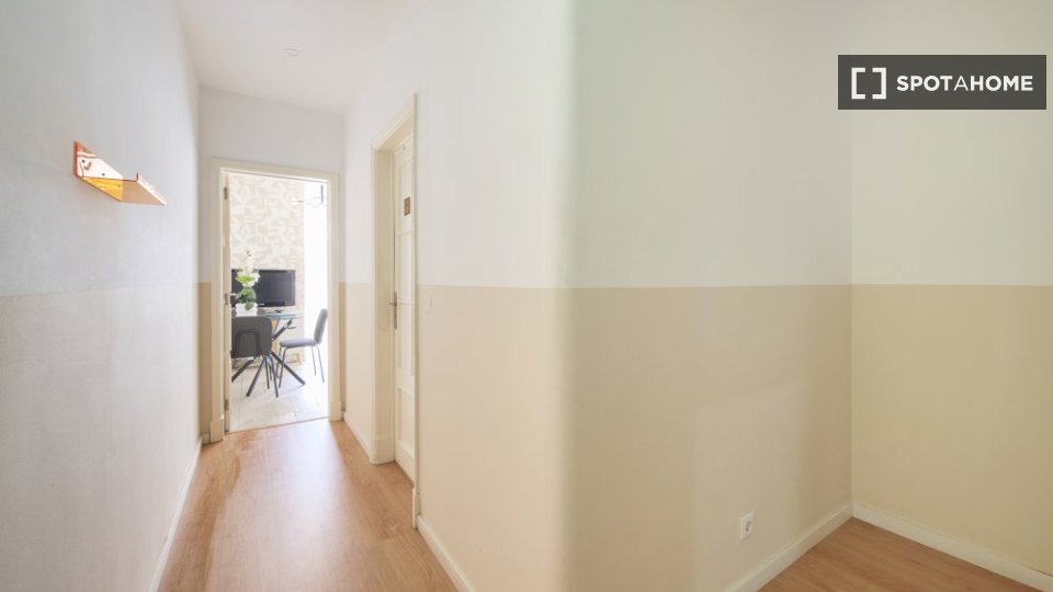 Double room Lisbon, 6 beds — photo 10