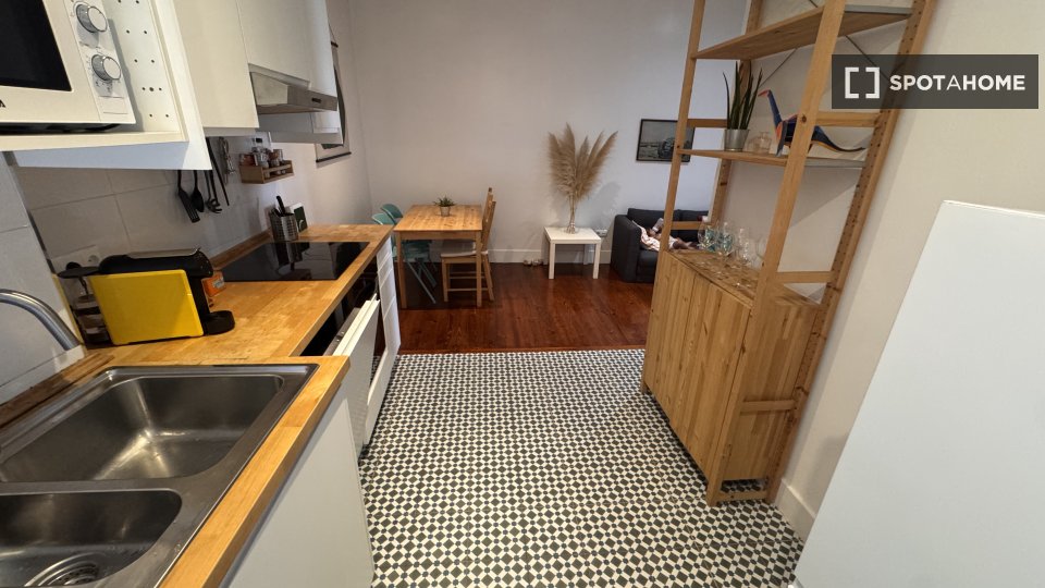 Apartment mono Lisbon, 60m² — photo 8