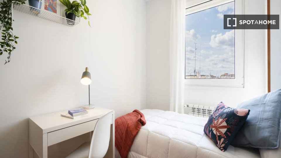 Double room Madrid, 12 beds — photo 54