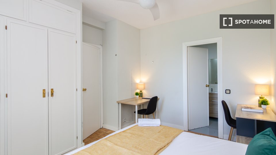 Double room Madrid, 5 beds — photo 50