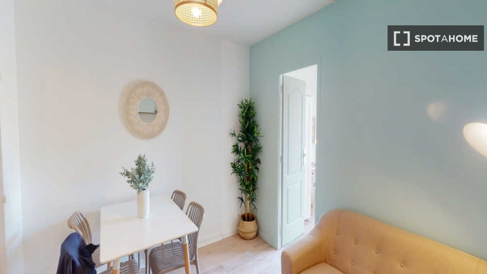 Double room Paris, 4 beds, 80m² — photo 9