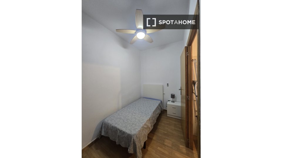 Apartment Valencia, 4 beds, 115m² — photo 7