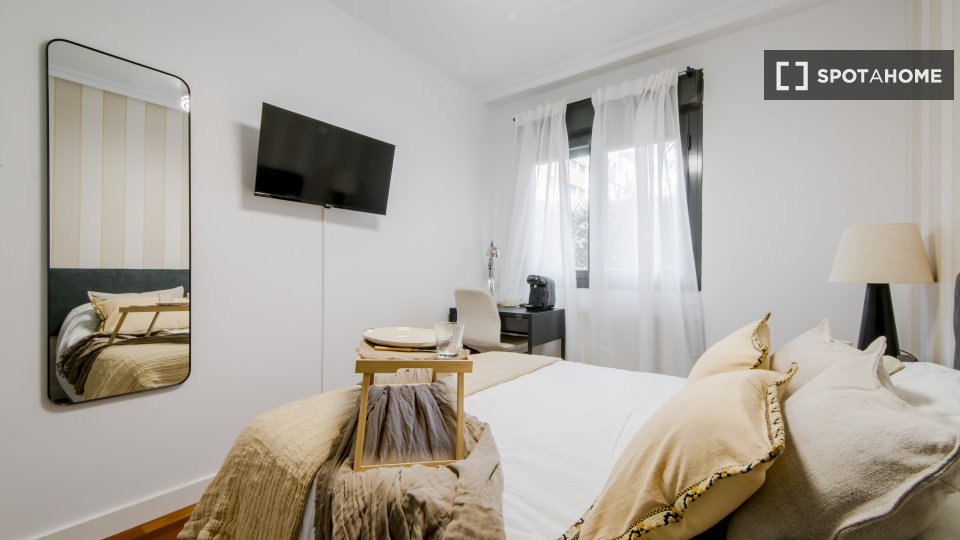 Double room Madrid, 8 beds — photo 7