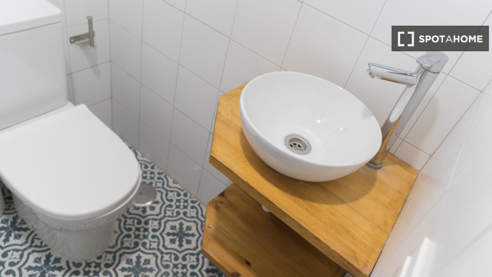 Double room Madrid, 10 beds, 380m² — photo 1