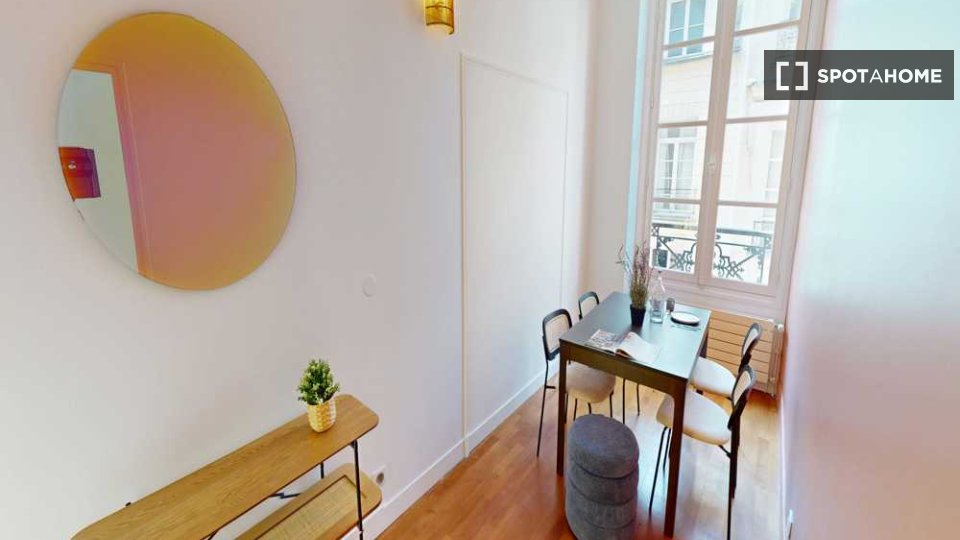 Double room Paris, 5 beds, 110m² — photo 9