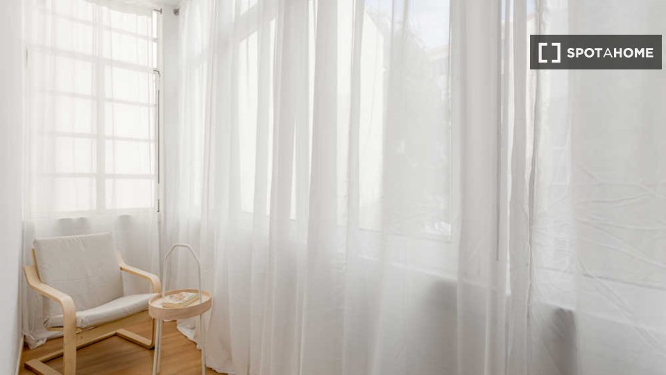 Double room Lisbon, 13 beds — photo 46