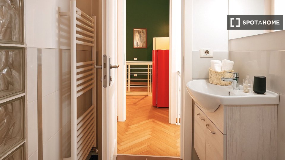 Apartment Milan, 1 bed, 63m² — photo 47