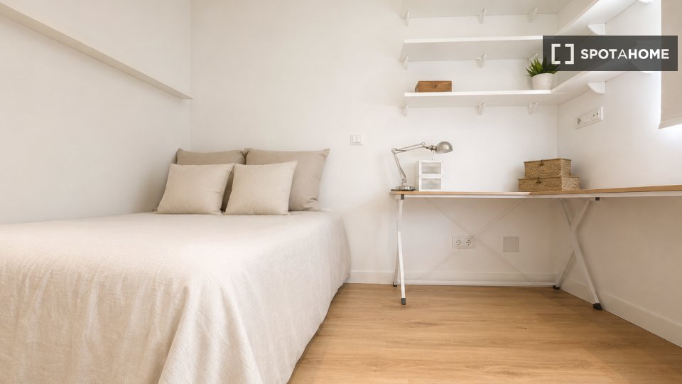 Apartamento de 2 dormitorios en alquiler en Palos de Moguer, Madrid