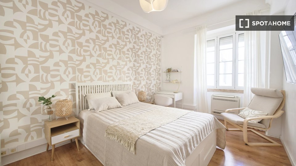 Double room Lisbon, 9 beds — photo 11